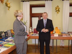 Przekazanie 650 książek do biblioteki rypińskiej   XI. 2012 r.